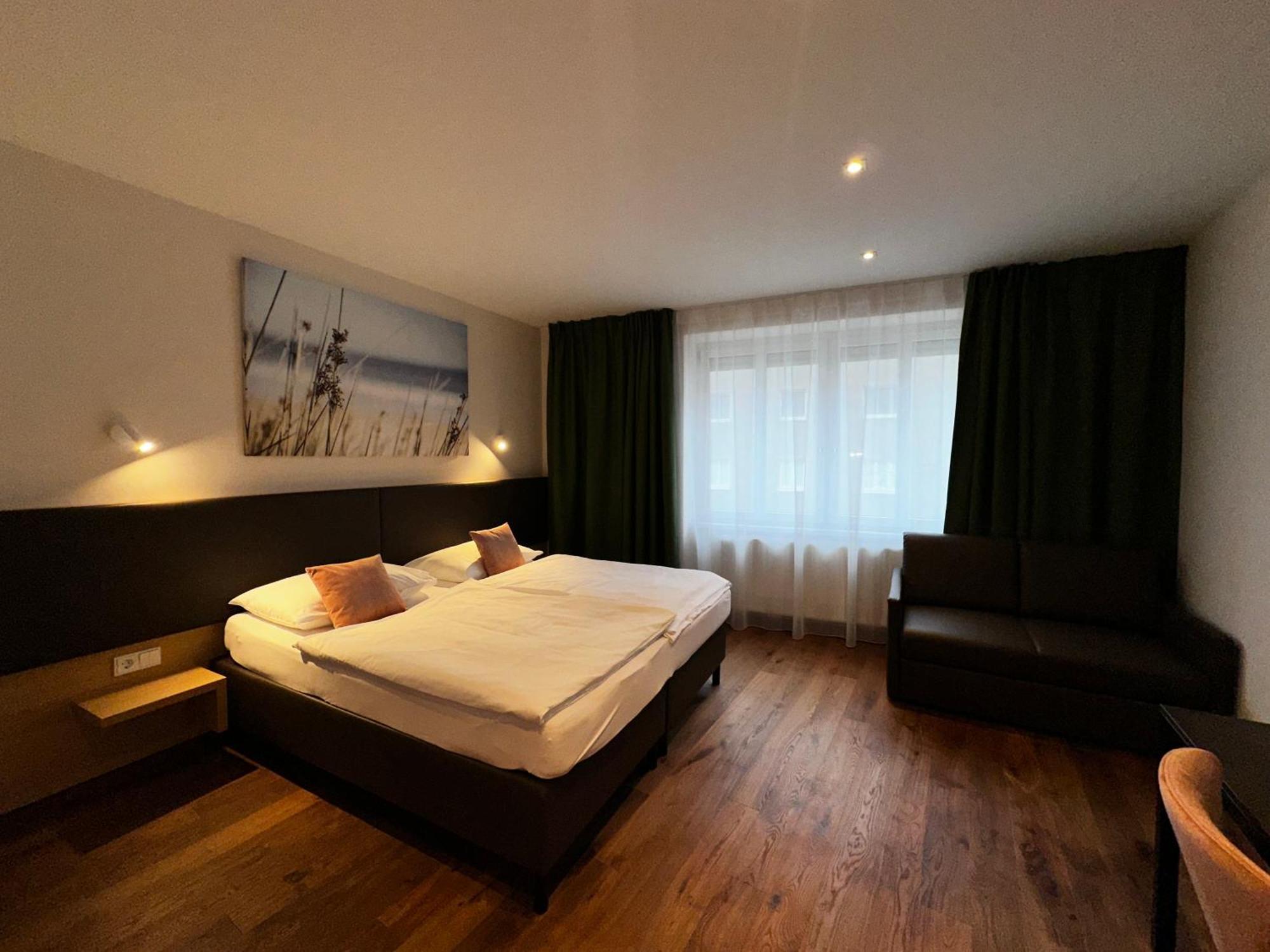 Hotel-Gasthof Graf Sankt Poelten Esterno foto